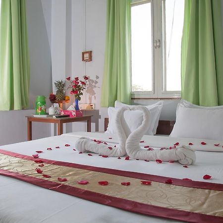 Mother Land Inn 2 Янгон Екстер'єр фото