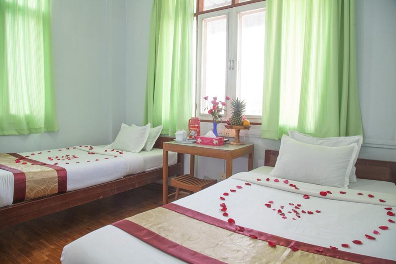 Mother Land Inn 2 Янгон Екстер'єр фото