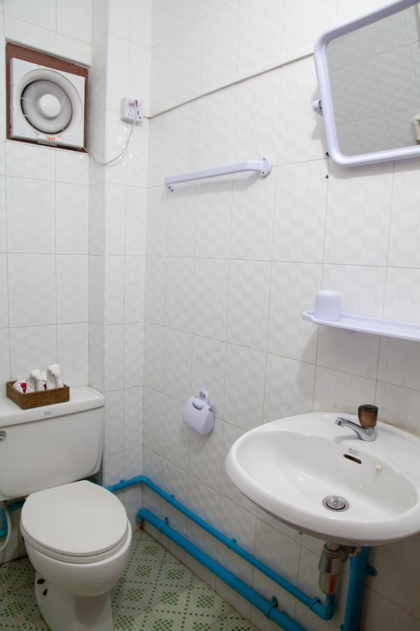 Mother Land Inn 2 Янгон Екстер'єр фото