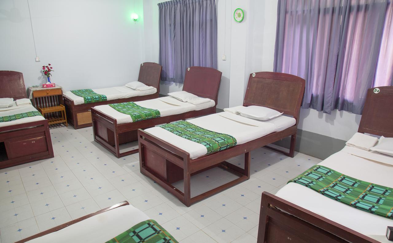 Mother Land Inn 2 Янгон Екстер'єр фото